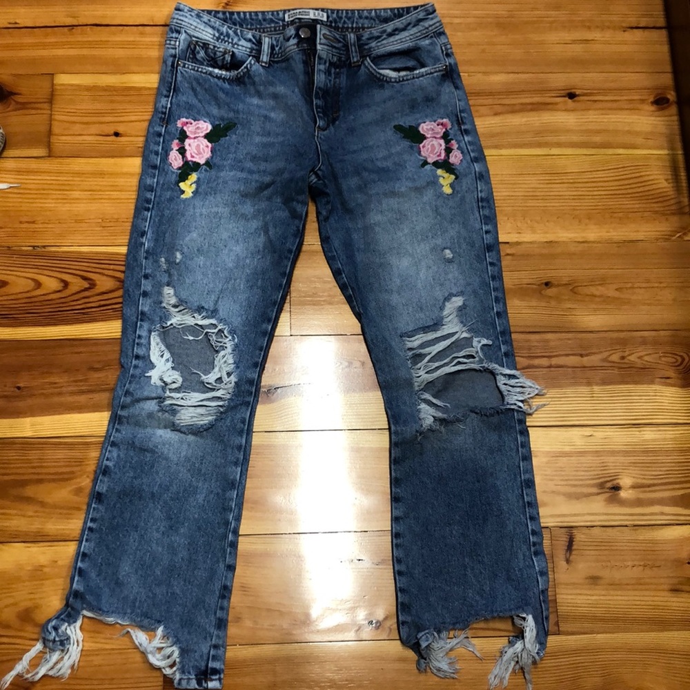 Sold 🎉basic denim embroidered jeans